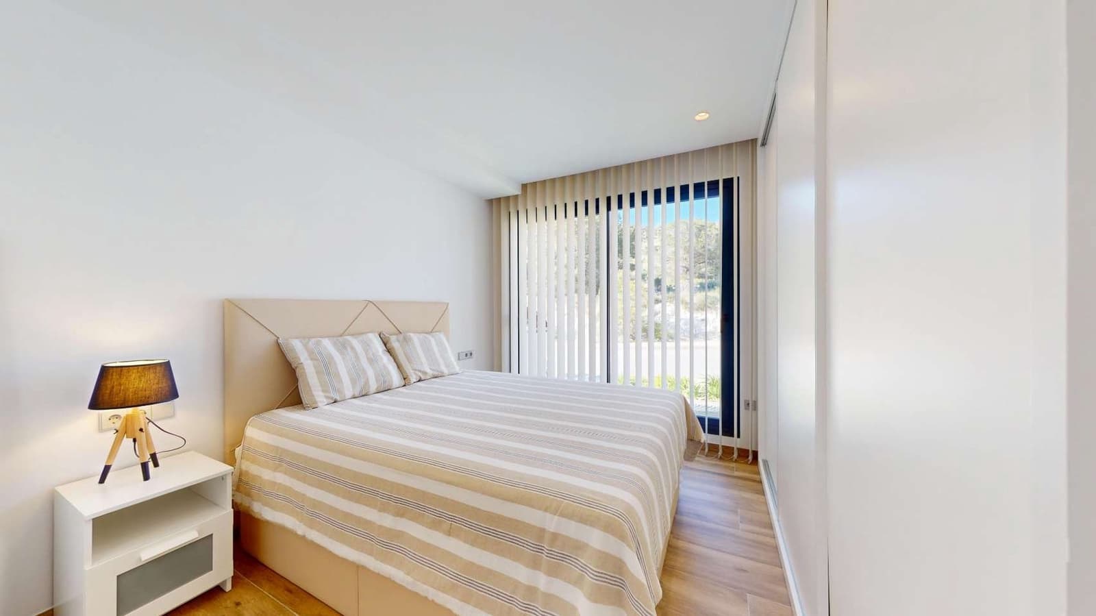 3 bedroom Villa for sale in Monforte del Cid with pool - € 795,000 (Ref: 9619096)