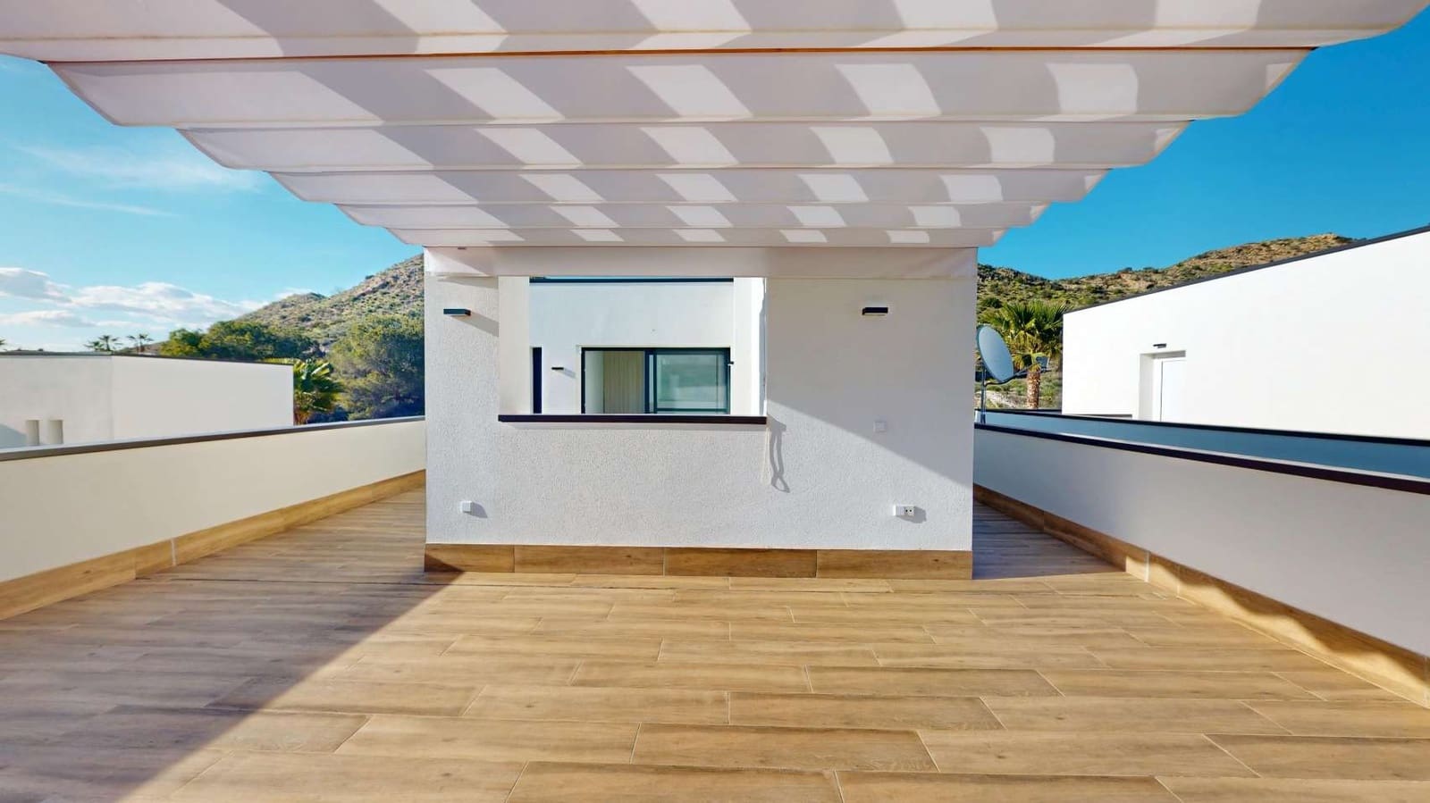 3 bedroom Villa for sale in Monforte del Cid with pool - € 795,000 (Ref: 9619096)