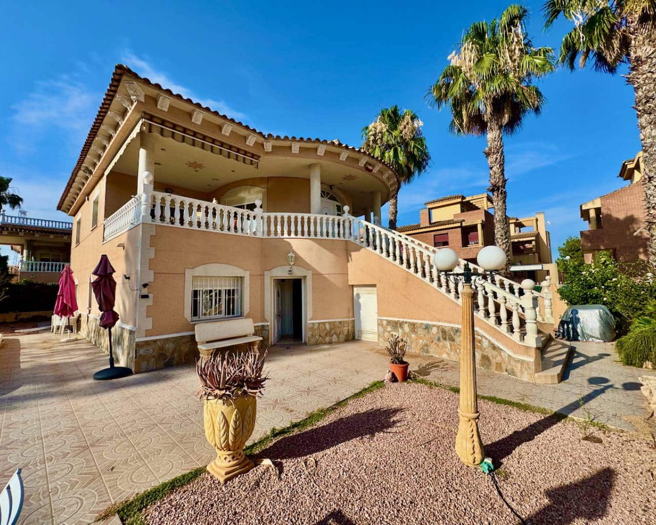 4 chambre Villa/Maison à vendre à Benferri avec piscine garage - 249 995 € (Ref: 9627347)