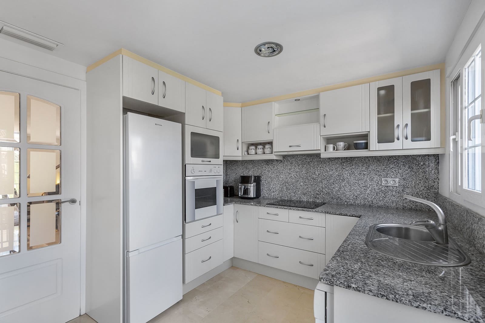 2 makuuhuone Huvila myytävänä paikassa El Raso mukana uima-altaan - 250 000 € (Ref: 9627353)