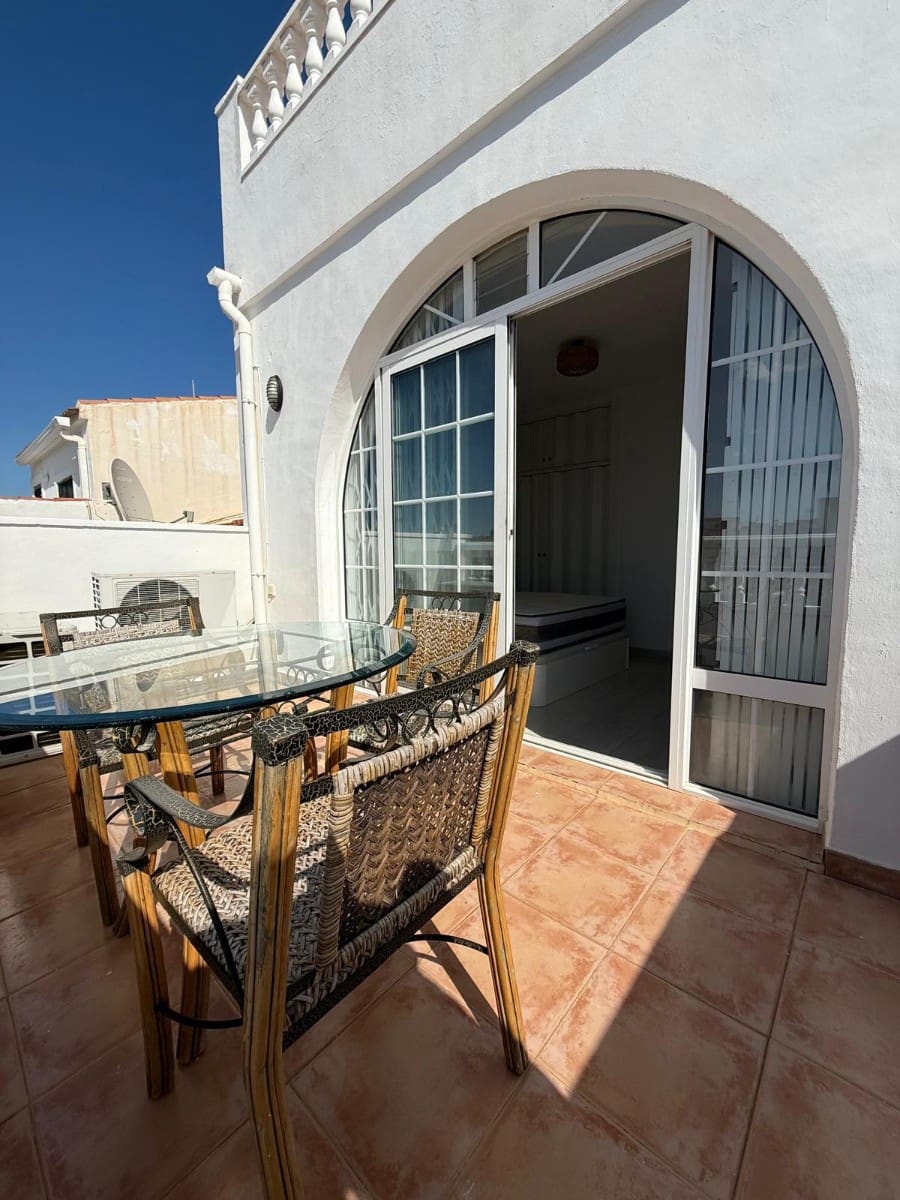 2 soverom Hus til salgs i La Siesta med svømmebasseng - € 187 000 (Ref: 9627358)