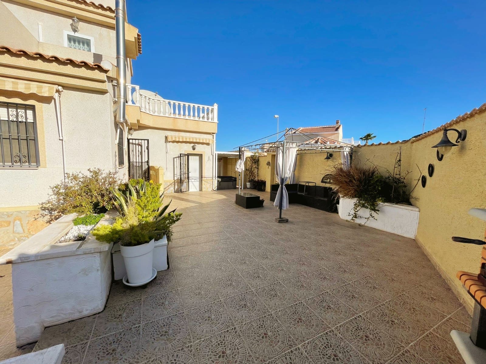 Chalet de 3 habitaciones en Ciudad Quesada en venta con piscina garaje - 295.000 € (Ref: 9627360)