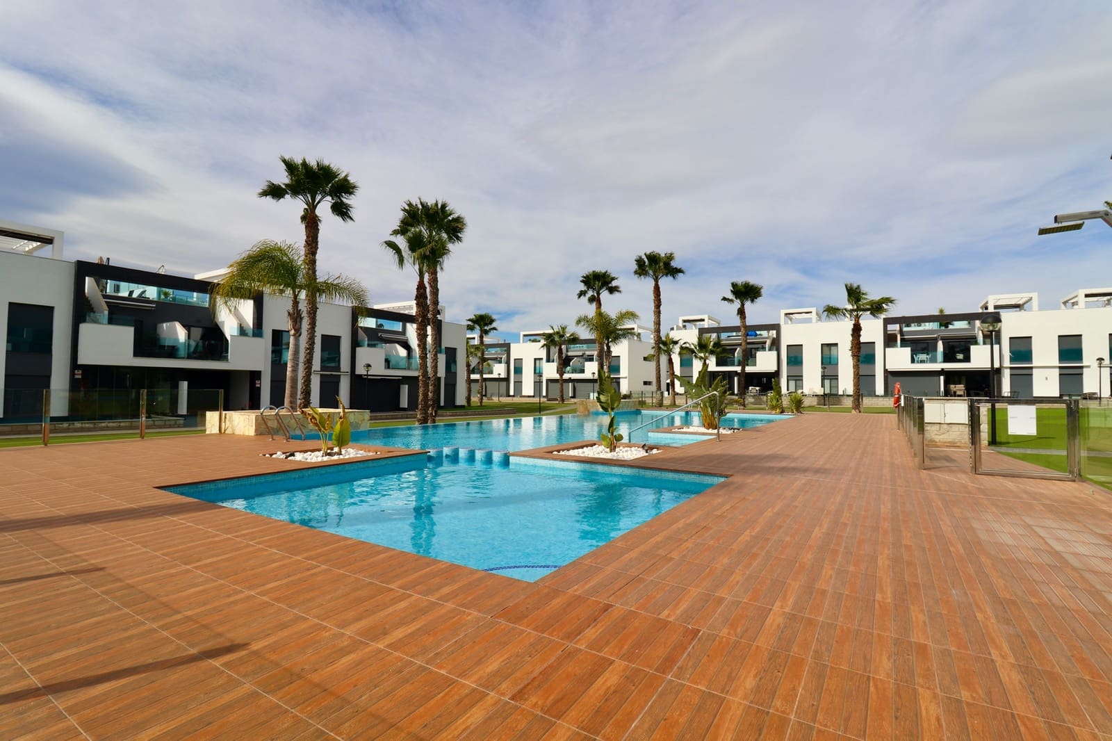 3 bedroom Beach Apartment for sale in Guardamar del Segura with pool garage - € 269,500 (Ref: 9627368)