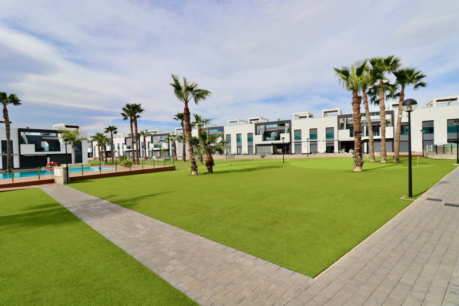 3 bedroom Beach Apartment for sale in Guardamar del Segura with pool garage - € 269,500 (Ref: 9627368)