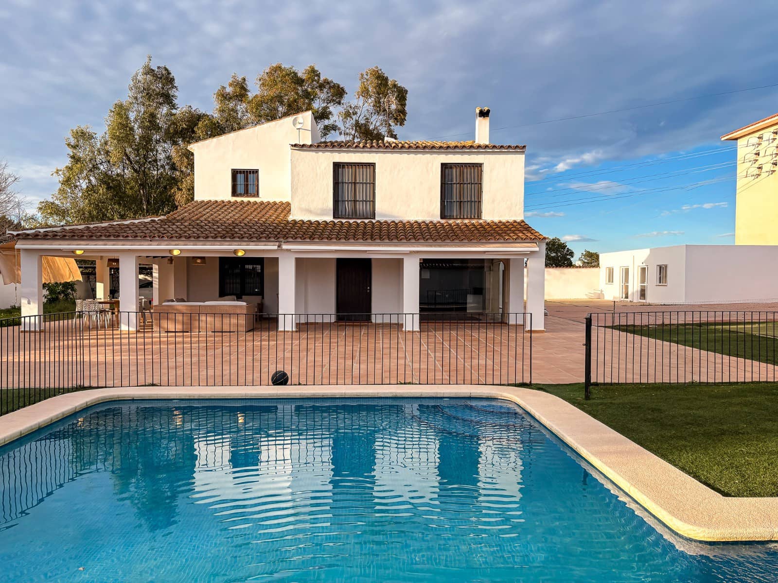 4 soveværelse Villa til salg i Santa Pola med swimmingpool - € 890.000 (Ref: 9629801)