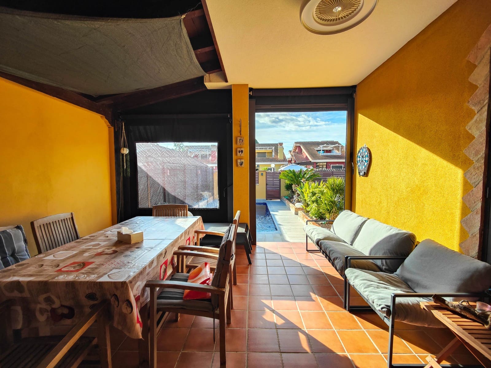 3 sypialnia Willa na sprzedaż w Guardamar del Segura z basenem garażem - 365 000 € (Ref: 9629803)