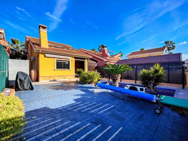 3 sypialnia Willa na sprzedaż w El Raso, Guardamar del Segura z basenem garażem - 365 000 € (Ref: 9629803)