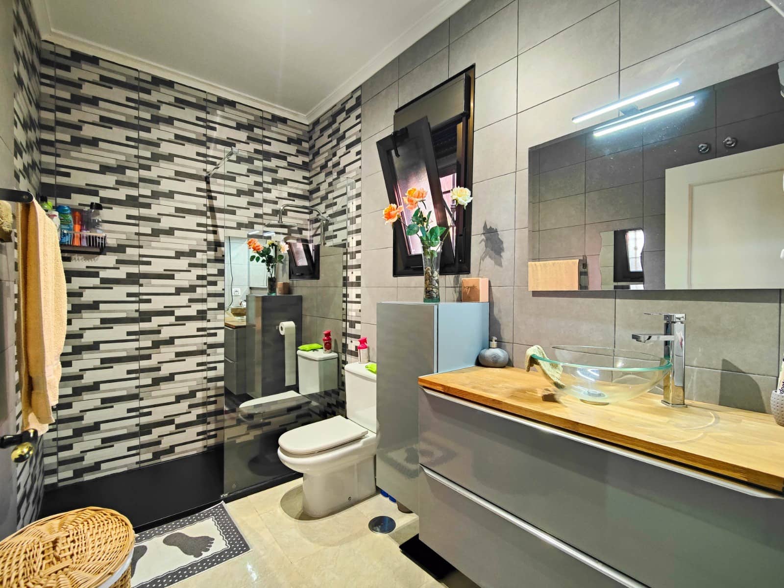 3 sypialnia Willa na sprzedaż w Guardamar del Segura z basenem garażem - 365 000 € (Ref: 9629803)