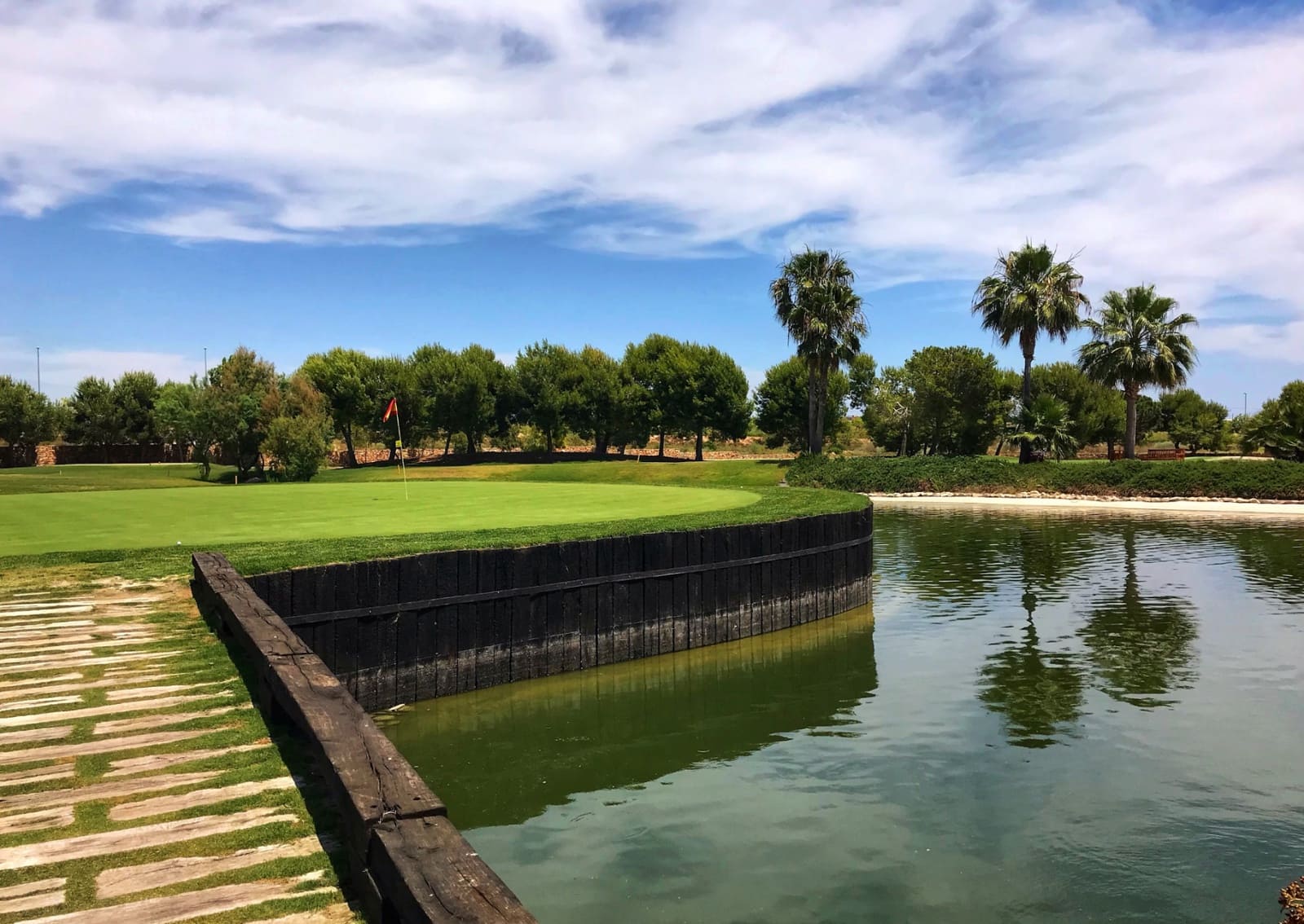 Apartamento de 2 habitaciones en Pilar de la Horadada en venta con piscina - 295.000 € (Ref: 9629804)