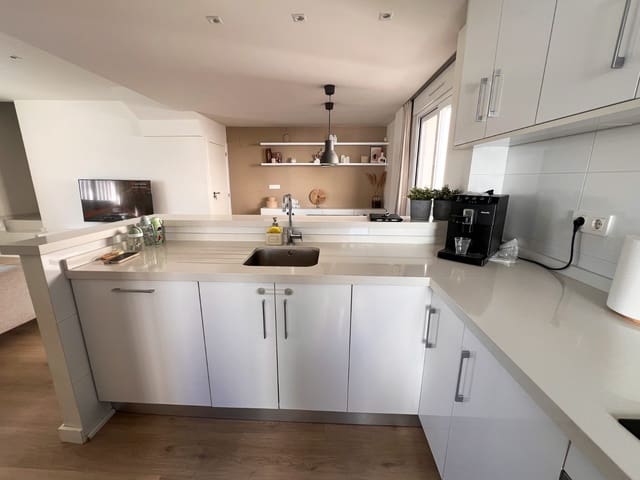 Chalet de 3 habitaciones en Parque Acuático - Sector 25, Torrevieja en venta con piscina garaje - 399.900 € (Ref: 9629806)