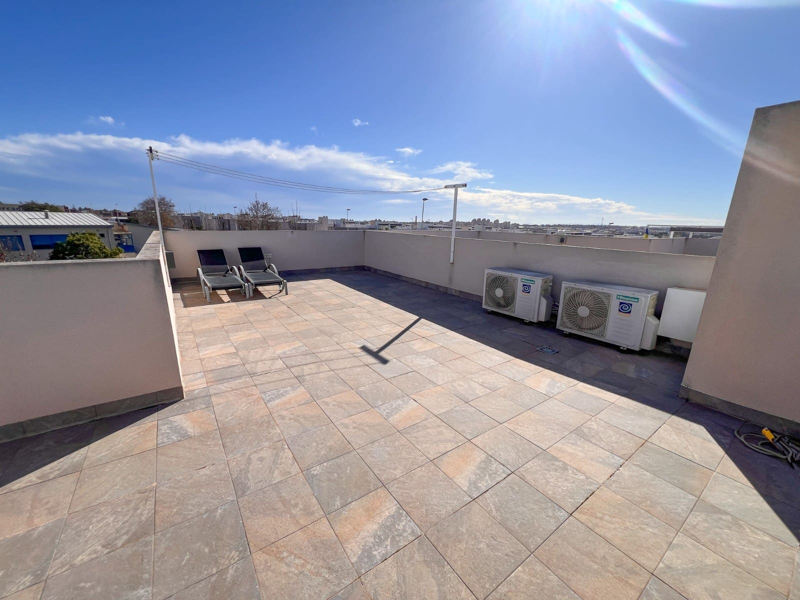Chalet de 3 habitaciones en Torrevieja en venta con piscina garaje - 399.900 € (Ref: 9629806)