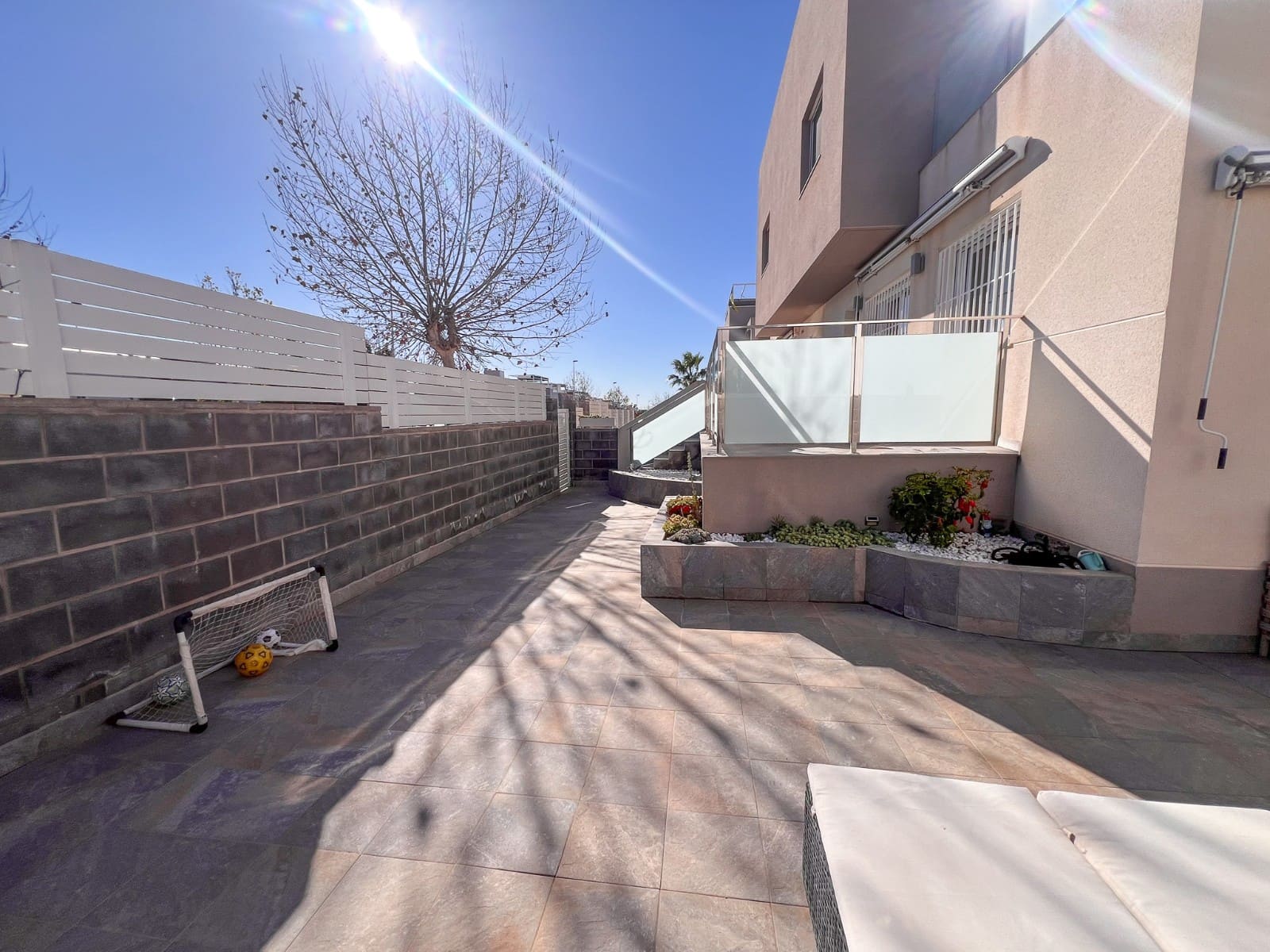 Chalet de 3 habitaciones en Torrevieja en venta con piscina garaje - 399.900 € (Ref: 9629806)