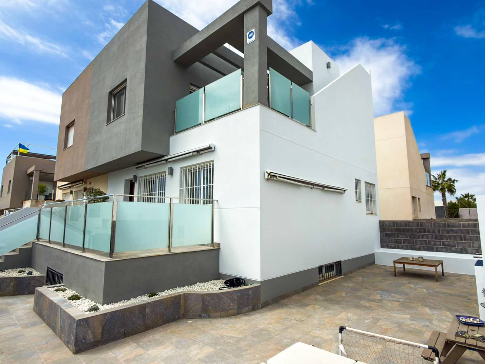 3 quarto Moradia para venda em Torrevieja com piscina garagem - 399 900 € (Ref: 9629806)