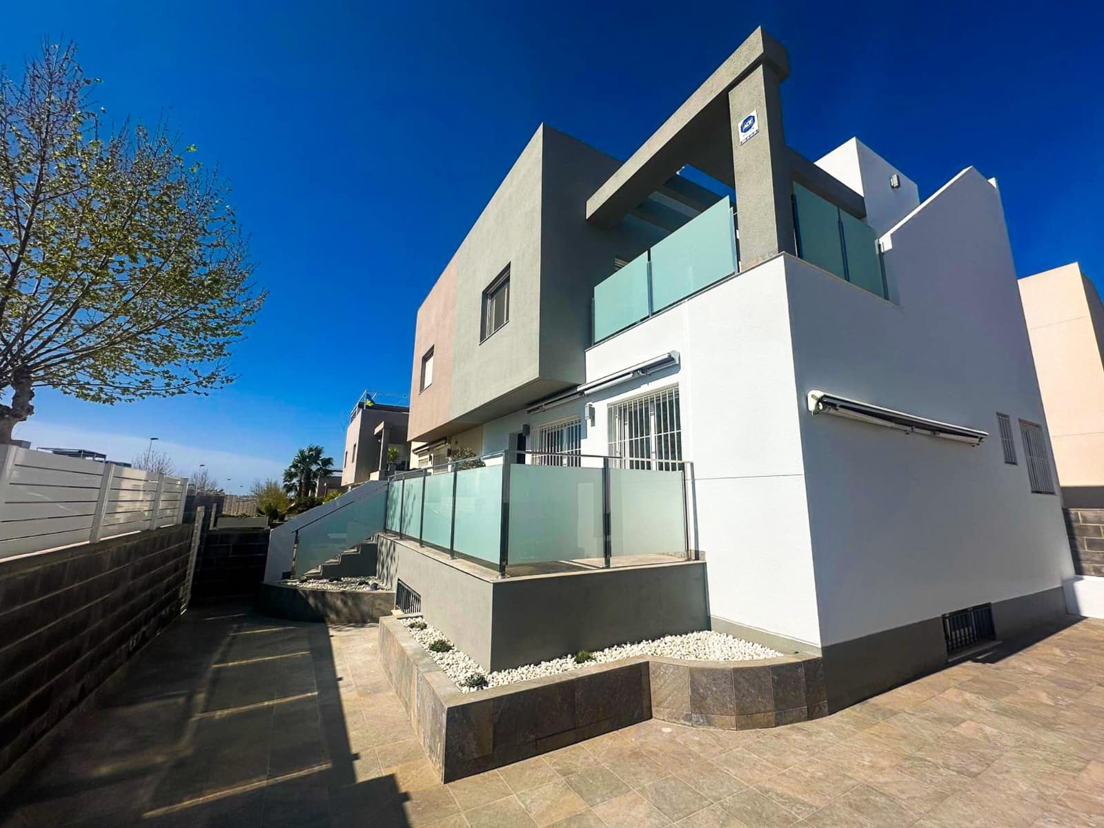 3 quarto Moradia para venda em Torrevieja com piscina garagem - 399 900 € (Ref: 9629806)