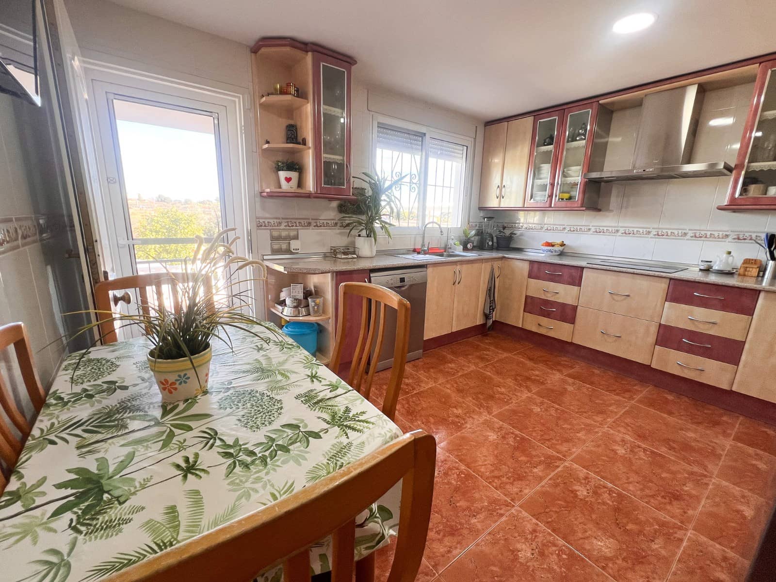 6 makuuhuone Maalaistalo myytävänä paikassa Alicante kaupunki mukana uima-altaan 
autotalli - 659 500 € (Ref: 9629807)