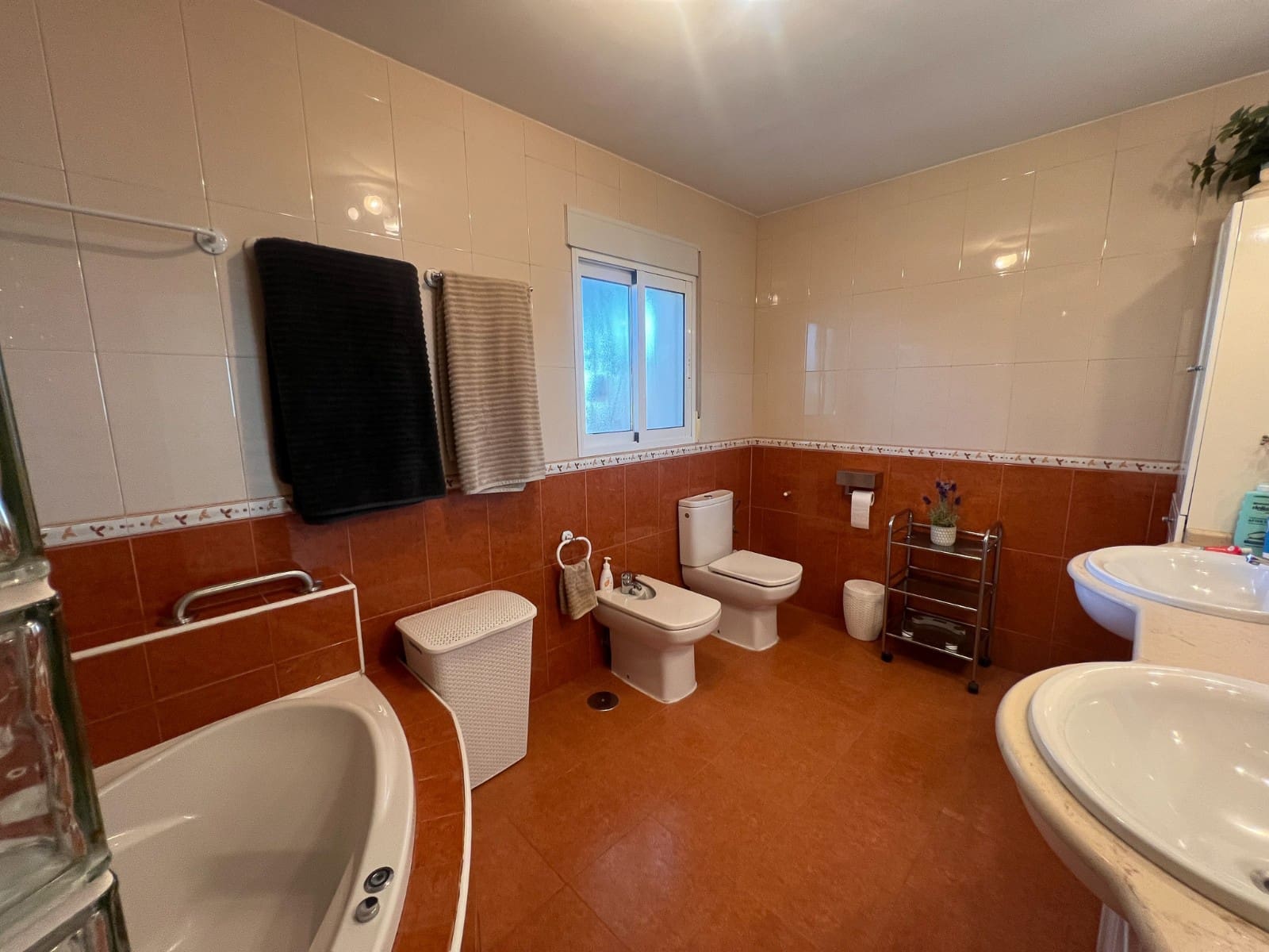 6 makuuhuone Maalaistalo myytävänä paikassa Alicante kaupunki mukana uima-altaan 
autotalli - 659 500 € (Ref: 9629807)