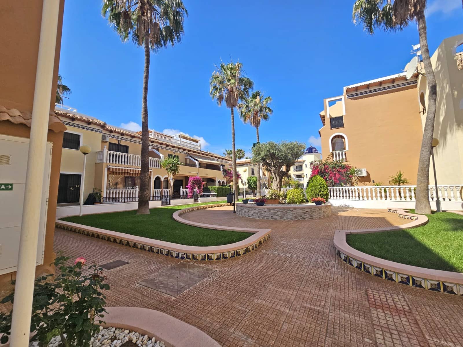 2 sovrum Strandlägenhet till salu i Los Alcazares med pool - 215 000 € (Ref: 9629809)