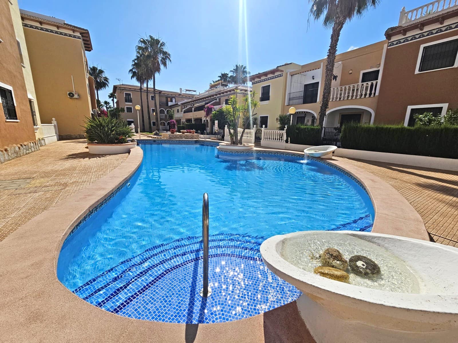 2 sovrum Strandlägenhet till salu i Los Alcazares med pool - 215 000 € (Ref: 9629809)