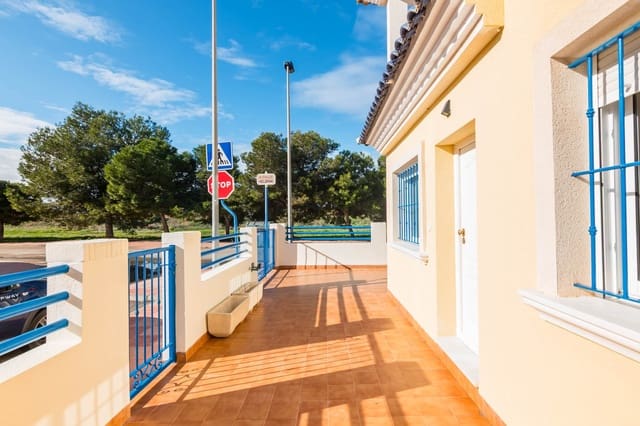 3 soverom Hus til salgs i Los Alcázares med svømmebasseng garasje - € 235 000 (Ref: 9629810)