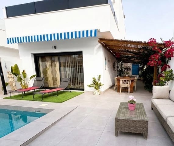 3 soverom Villa til salgs i San Pedro del Pinatar ciudad, San Pedro del Pinatar med svømmebasseng - € 420 000 (Ref: 9629812)