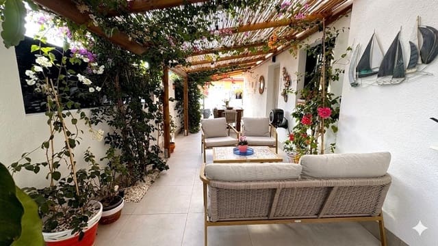 3 soverom Villa til salgs i San Pedro del Pinatar ciudad, San Pedro del Pinatar med svømmebasseng - € 420 000 (Ref: 9629812)