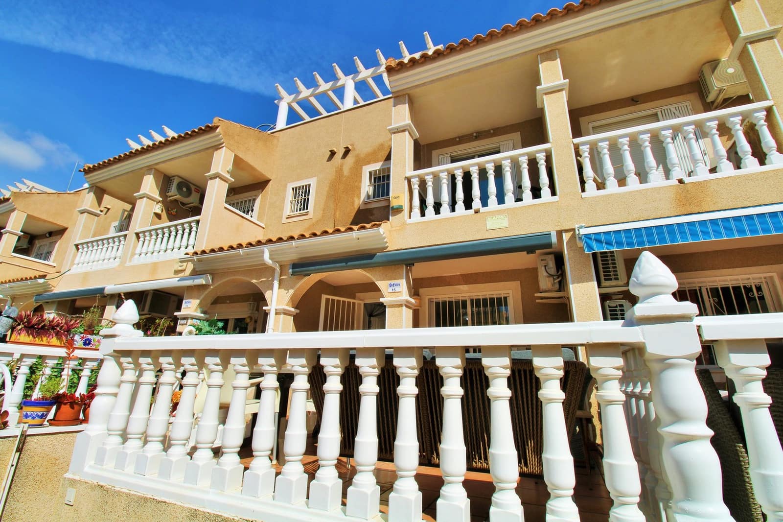 3 Zimmer Haus zu verkaufen in Playa Flamenca mit Pool - 214.950 € (Ref: 9634092)