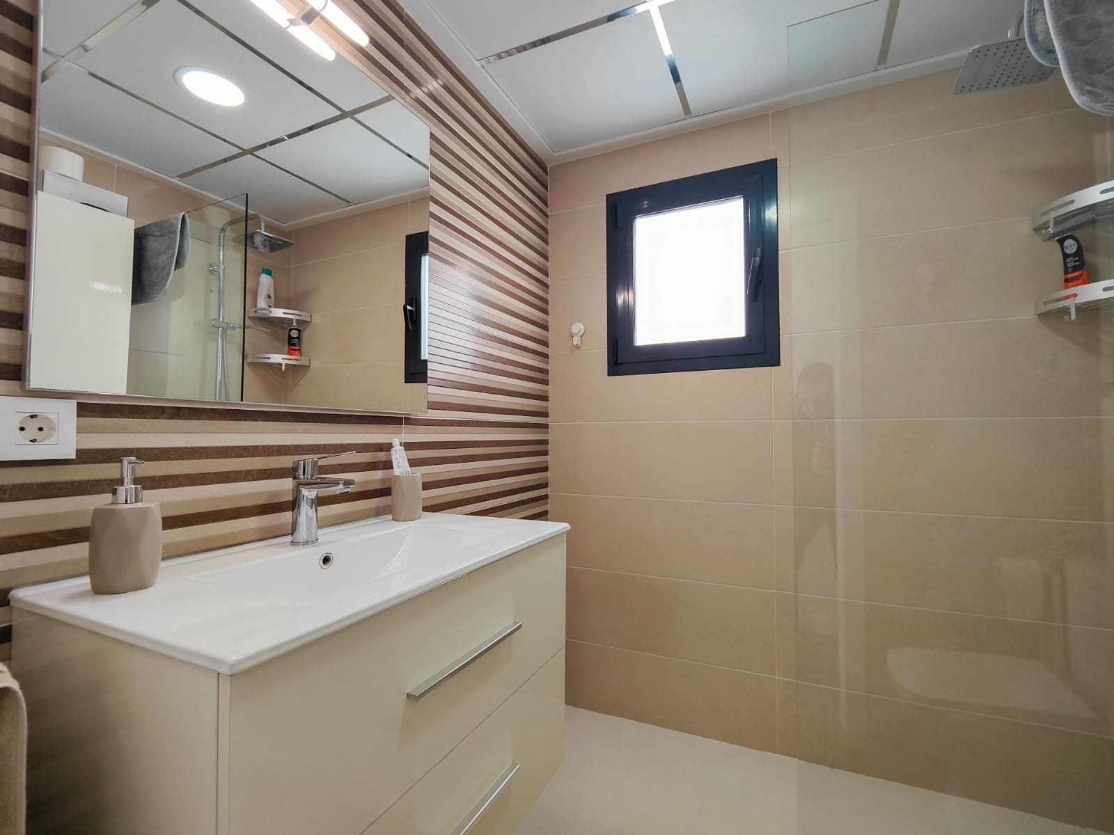 3 bedroom Apartment for sale in Guardamar del Segura with pool garage - € 289,900 (Ref: 9634098)