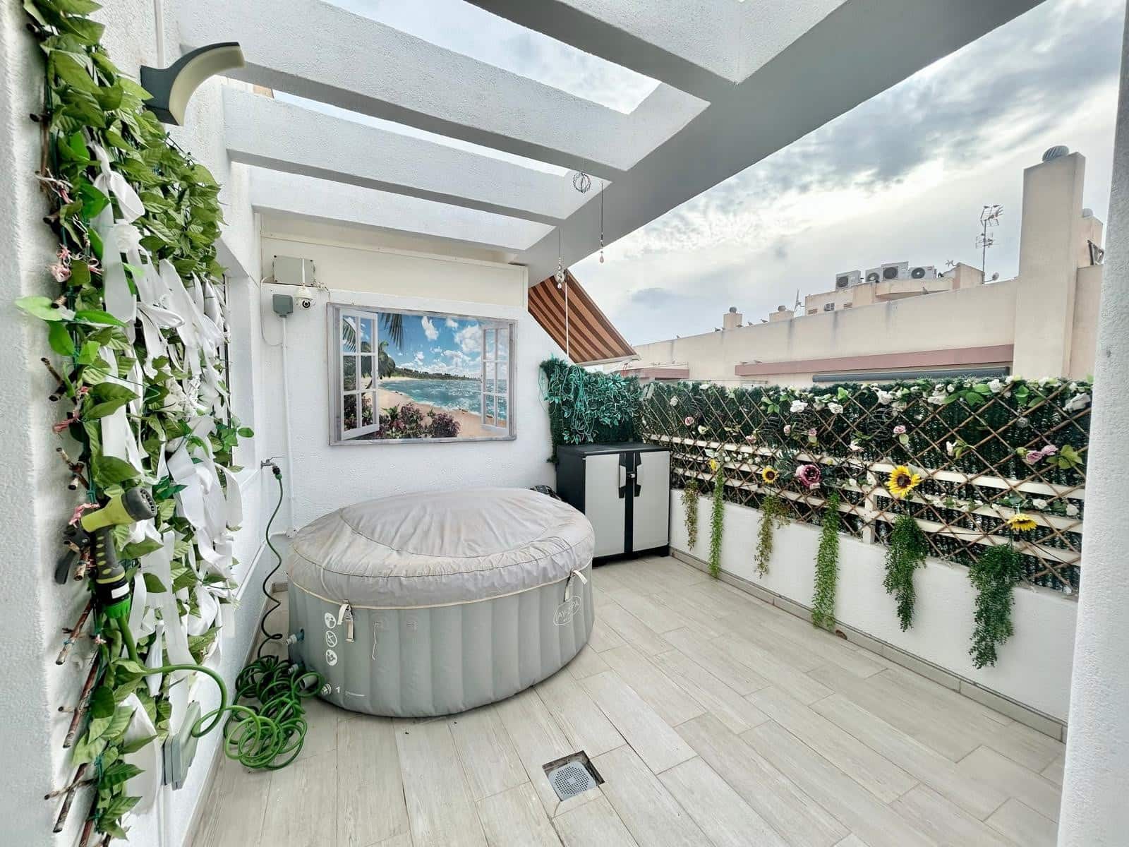 2 soverom Penthouse til salgs i Torrevieja - € 149 950 (Ref: 9634100)