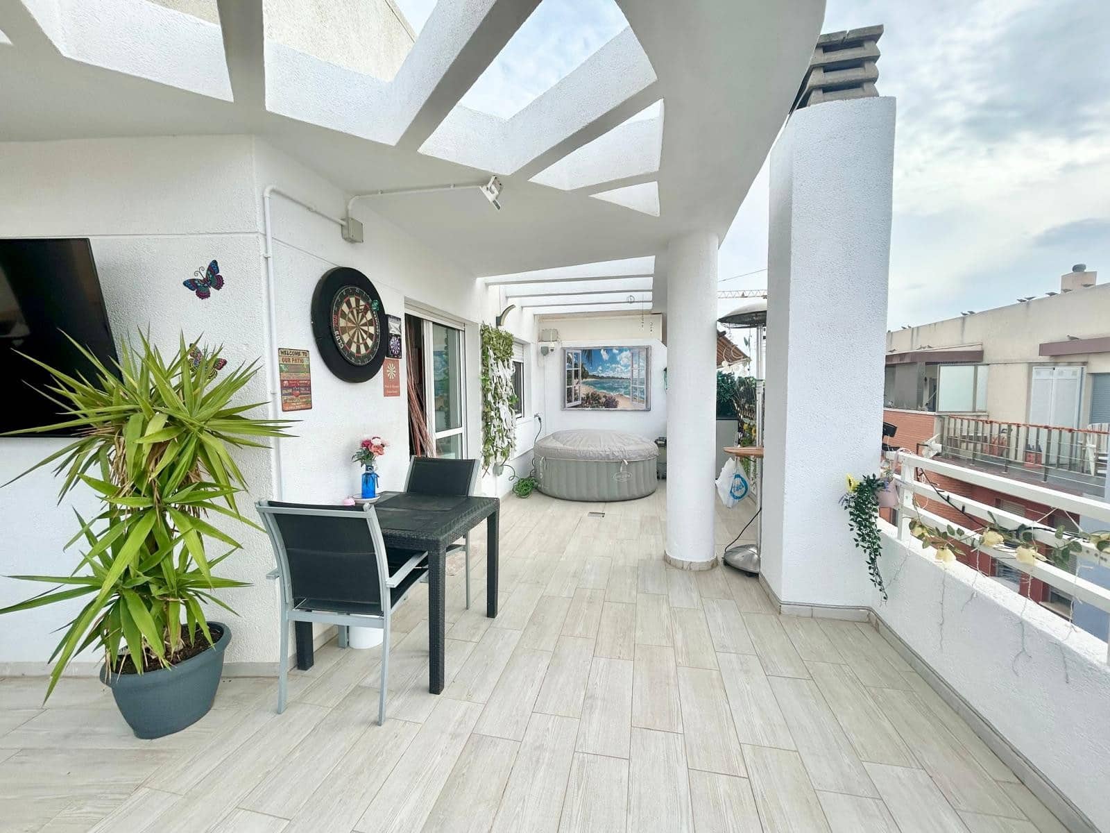 2 soverom Penthouse til salgs i Torrevieja - € 149 950 (Ref: 9634100)