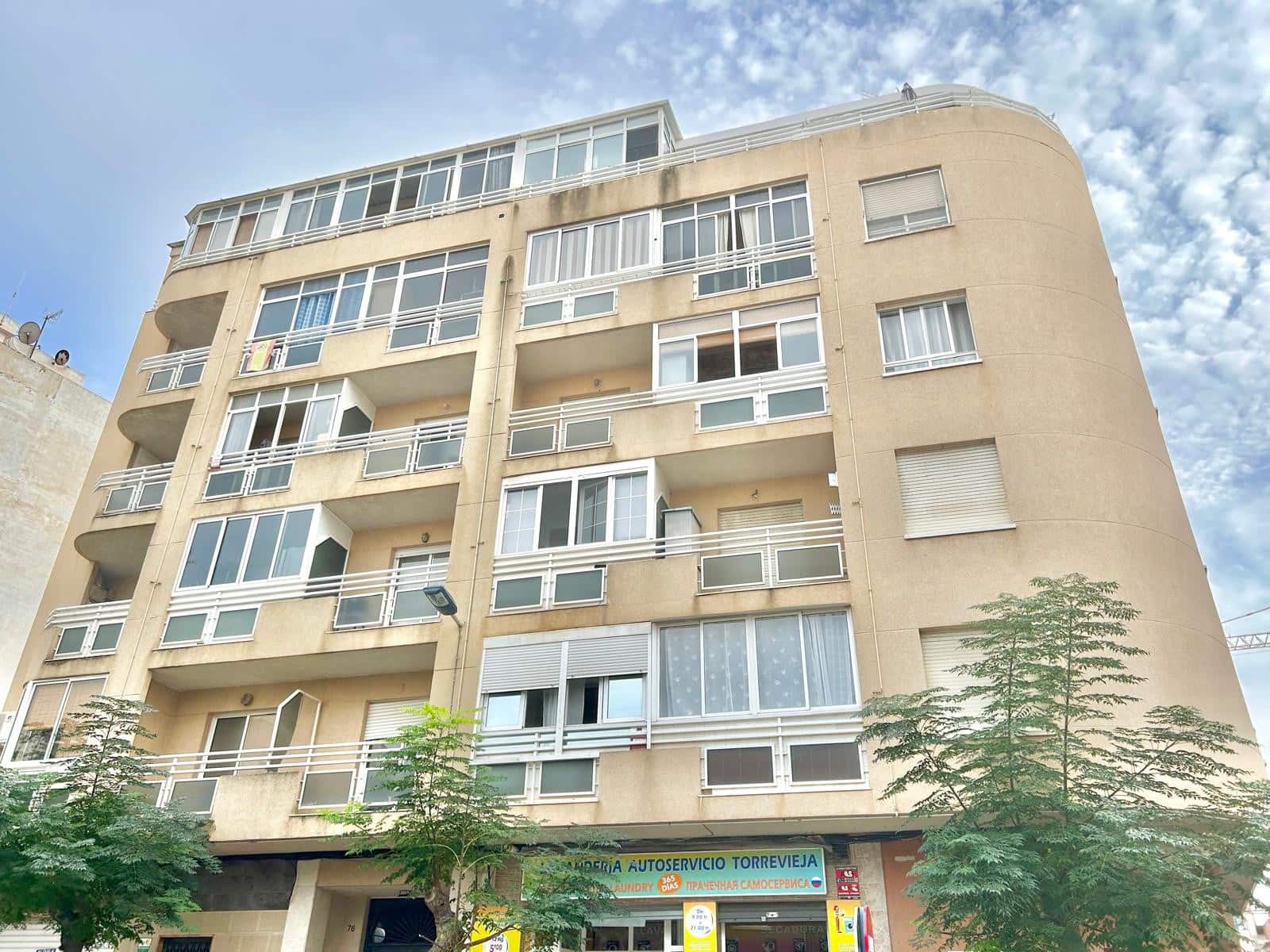 2 soverom Penthouse til salgs i Torrevieja - € 149 950 (Ref: 9634100)