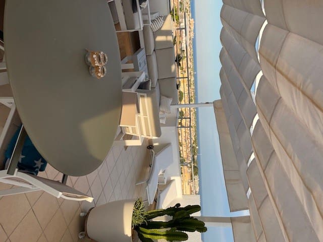 2 makuuhuone Kattohuoneisto myytävänä paikassa Dehesa de Campoamor mukana uima-altaan 
autotalli - 299 000 € (Ref: 9634103)