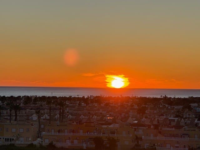 2 makuuhuone Kattohuoneisto myytävänä paikassa Dehesa de Campoamor mukana uima-altaan 
autotalli - 299 000 € (Ref: 9634103)