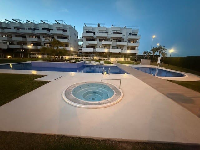 2 makuuhuone Kattohuoneisto myytävänä paikassa Dehesa de Campoamor mukana uima-altaan 
autotalli - 299 000 € (Ref: 9634103)