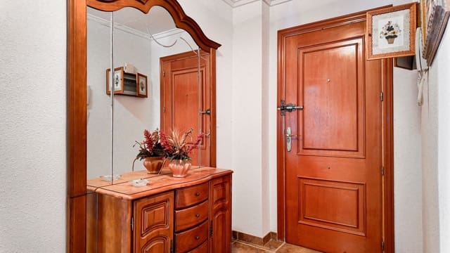 3 slaapkamer Appartement te koop in Playa de los Náufragos, Torrevieja - € 139.500 (Ref: 9634108)