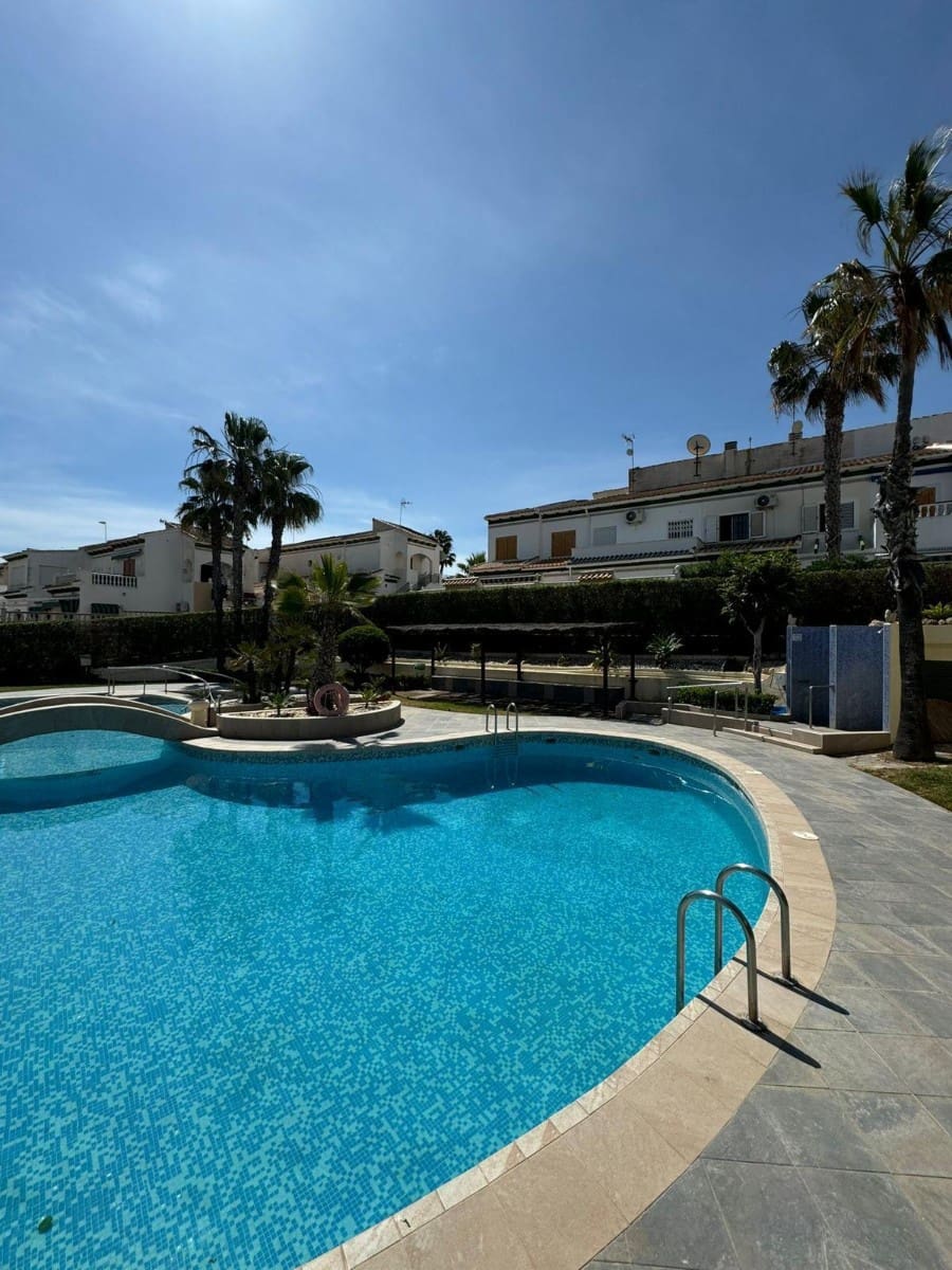 3 makuuhuone Huoneisto myytävänä paikassa La Mata mukana uima-altaan - 127 000 € (Ref: 9634112)