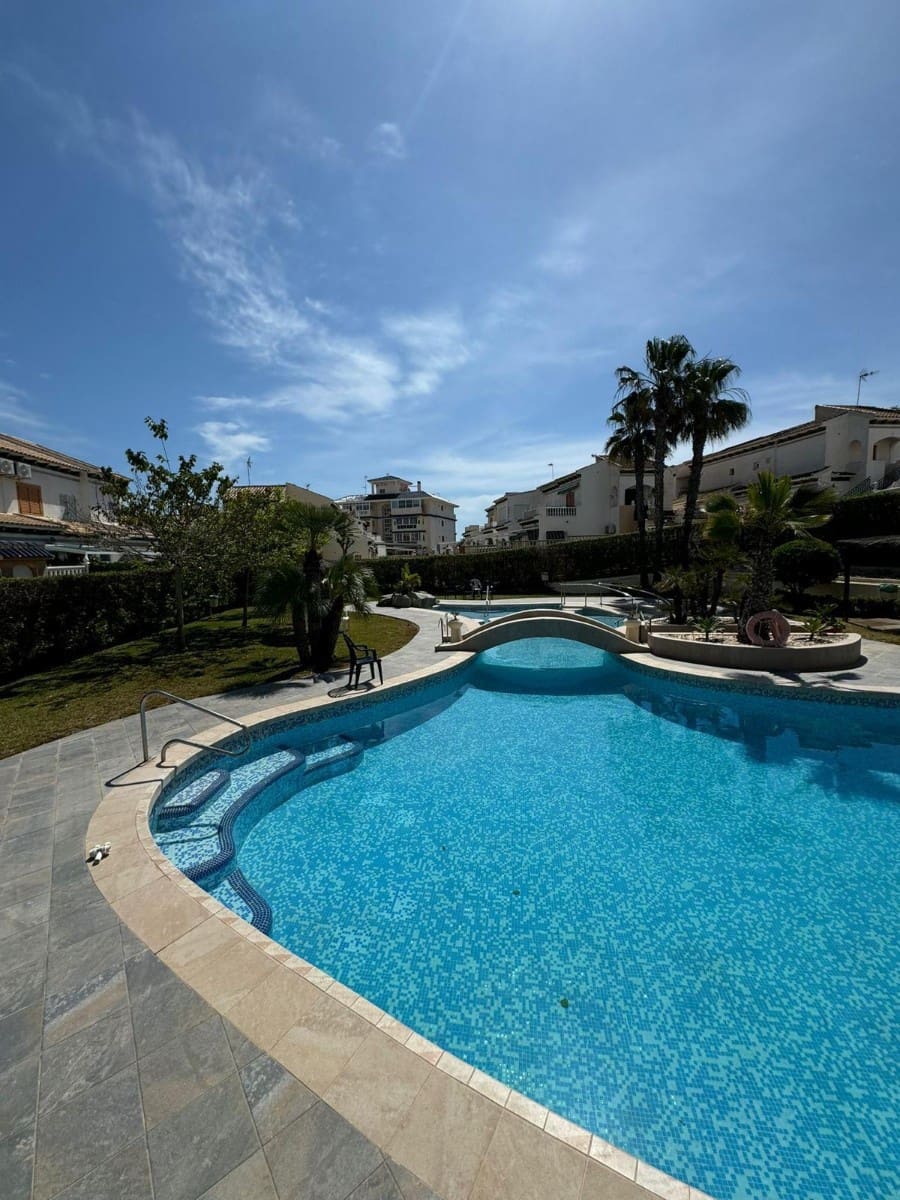 3 makuuhuone Huoneisto myytävänä paikassa La Mata mukana uima-altaan - 127 000 € (Ref: 9634112)