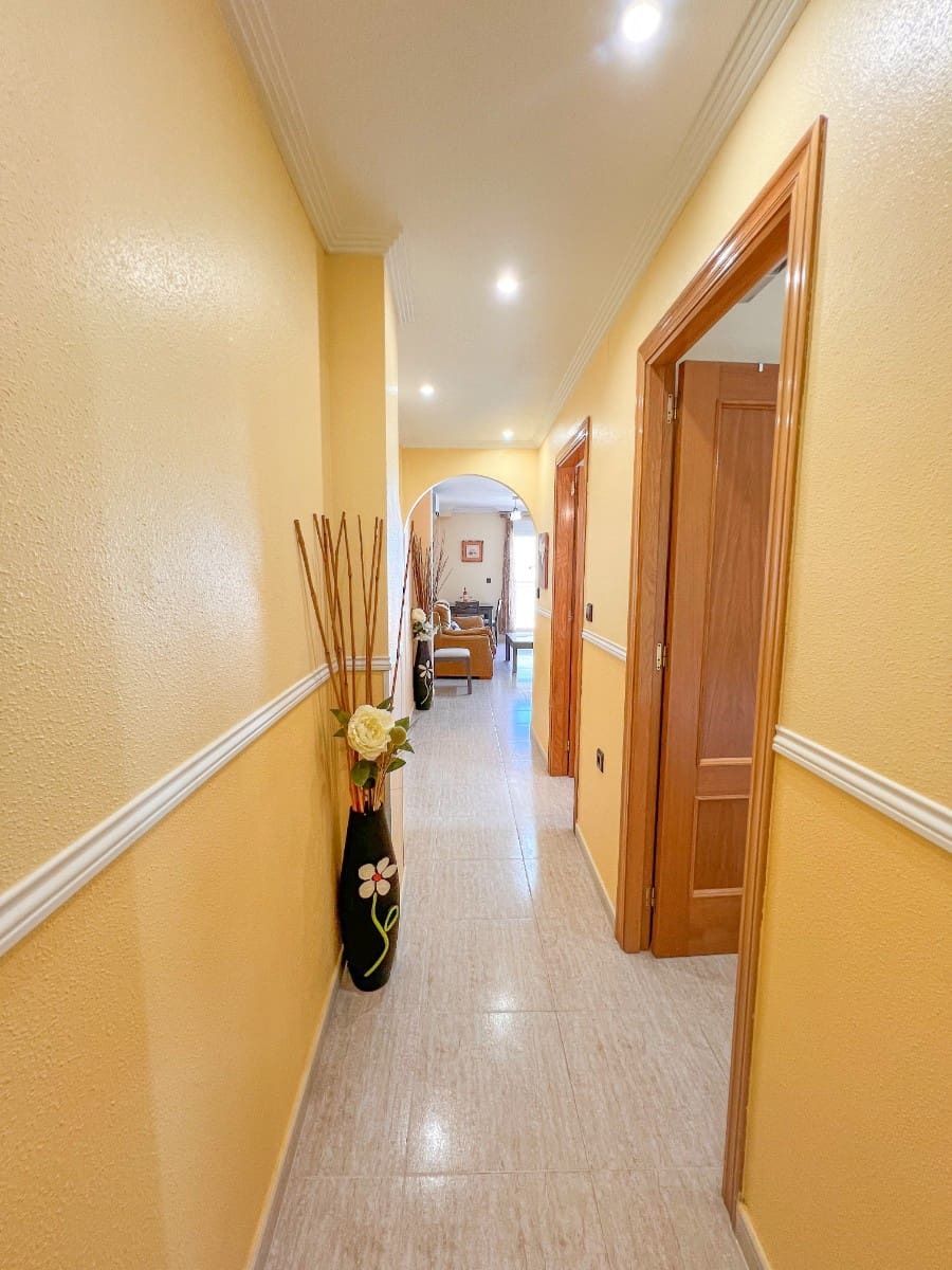 3 slaapkamer Penthouse te koop in Torrevieja met garage - € 265.000 (Ref: 9647879)