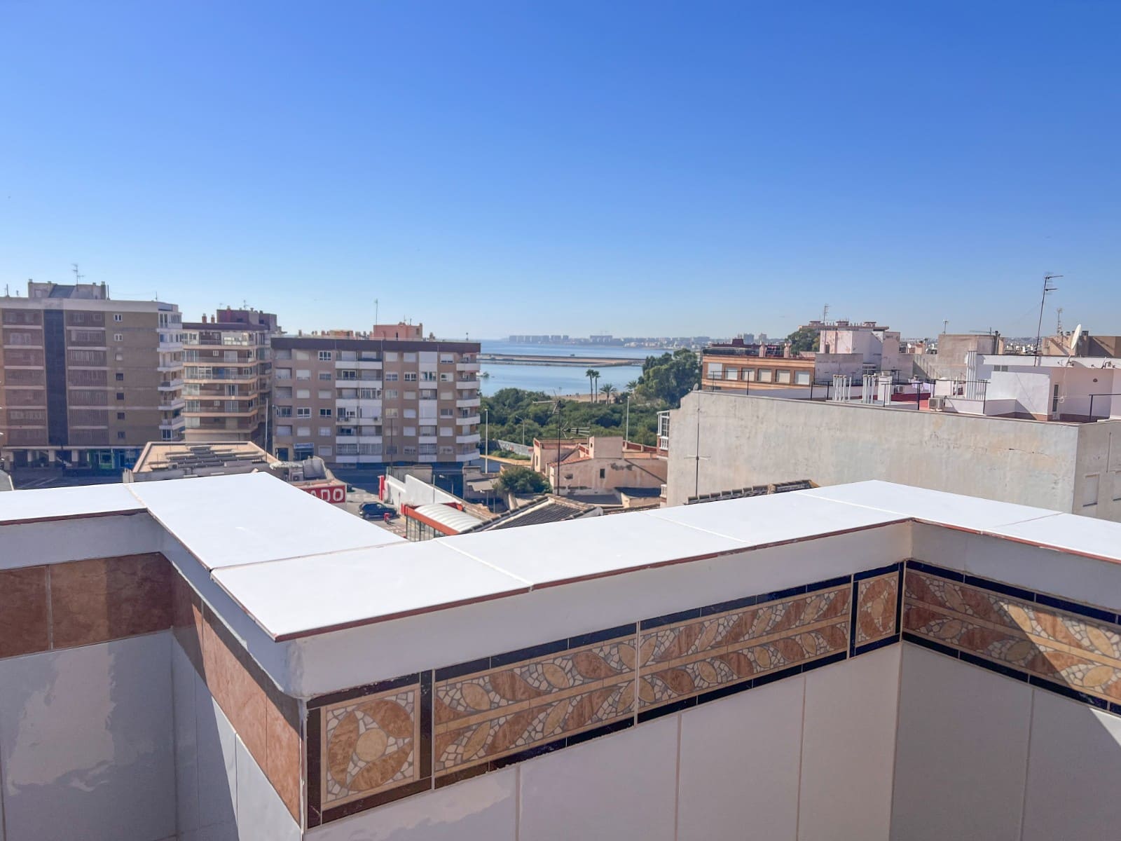 3 slaapkamer Penthouse te koop in Torrevieja met garage - € 265.000 (Ref: 9647879)