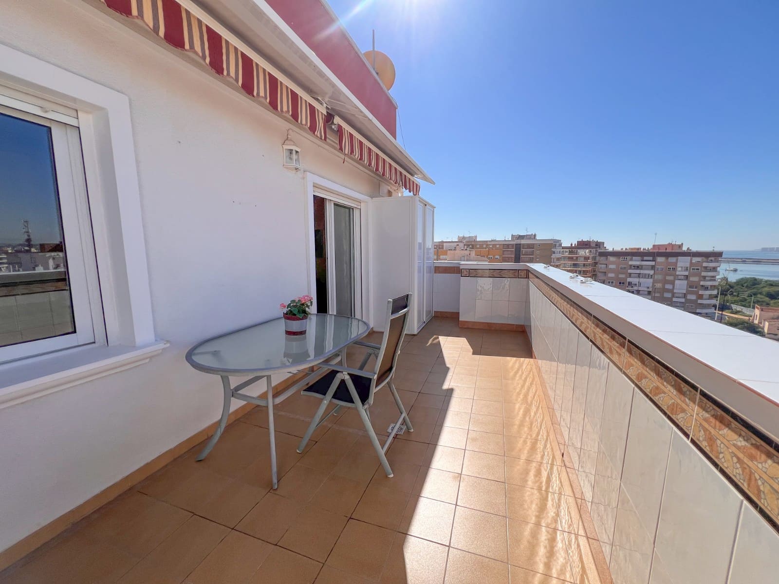 3 slaapkamer Penthouse te koop in Torrevieja met garage - € 265.000 (Ref: 9647879)