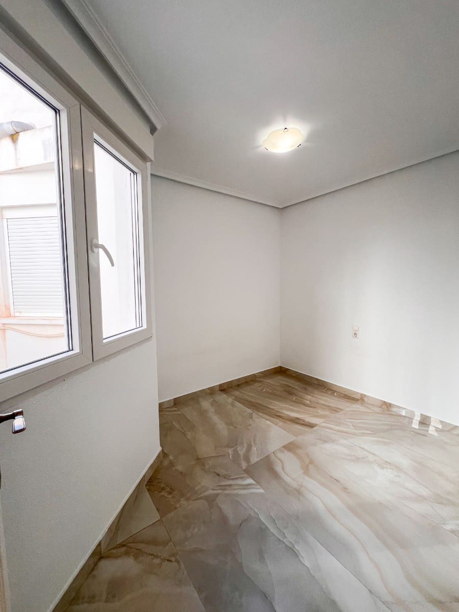 2 makuuhuone Kattohuoneisto myytävänä paikassa Torrevieja - 198 900 € (Ref: 9647880)