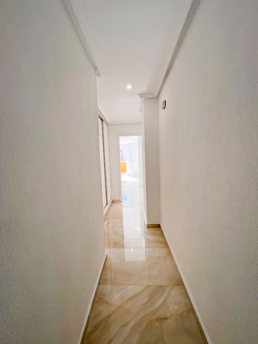 2 makuuhuone Kattohuoneisto myytävänä paikassa Torrevieja - 198 900 € (Ref: 9647880)