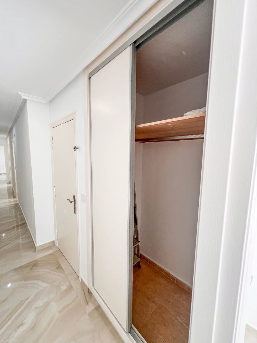 2 makuuhuone Kattohuoneisto myytävänä paikassa Torrevieja - 198 900 € (Ref: 9647880)