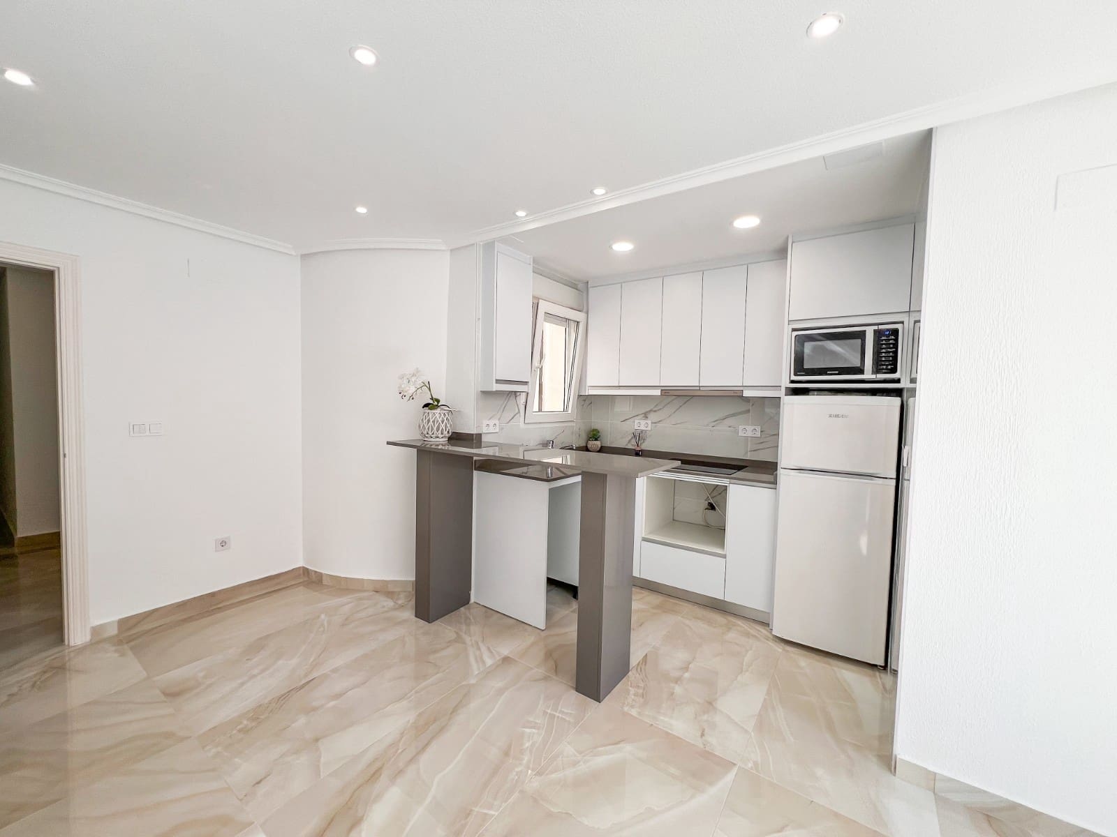 2 makuuhuone Kattohuoneisto myytävänä paikassa Torrevieja - 198 900 € (Ref: 9647880)