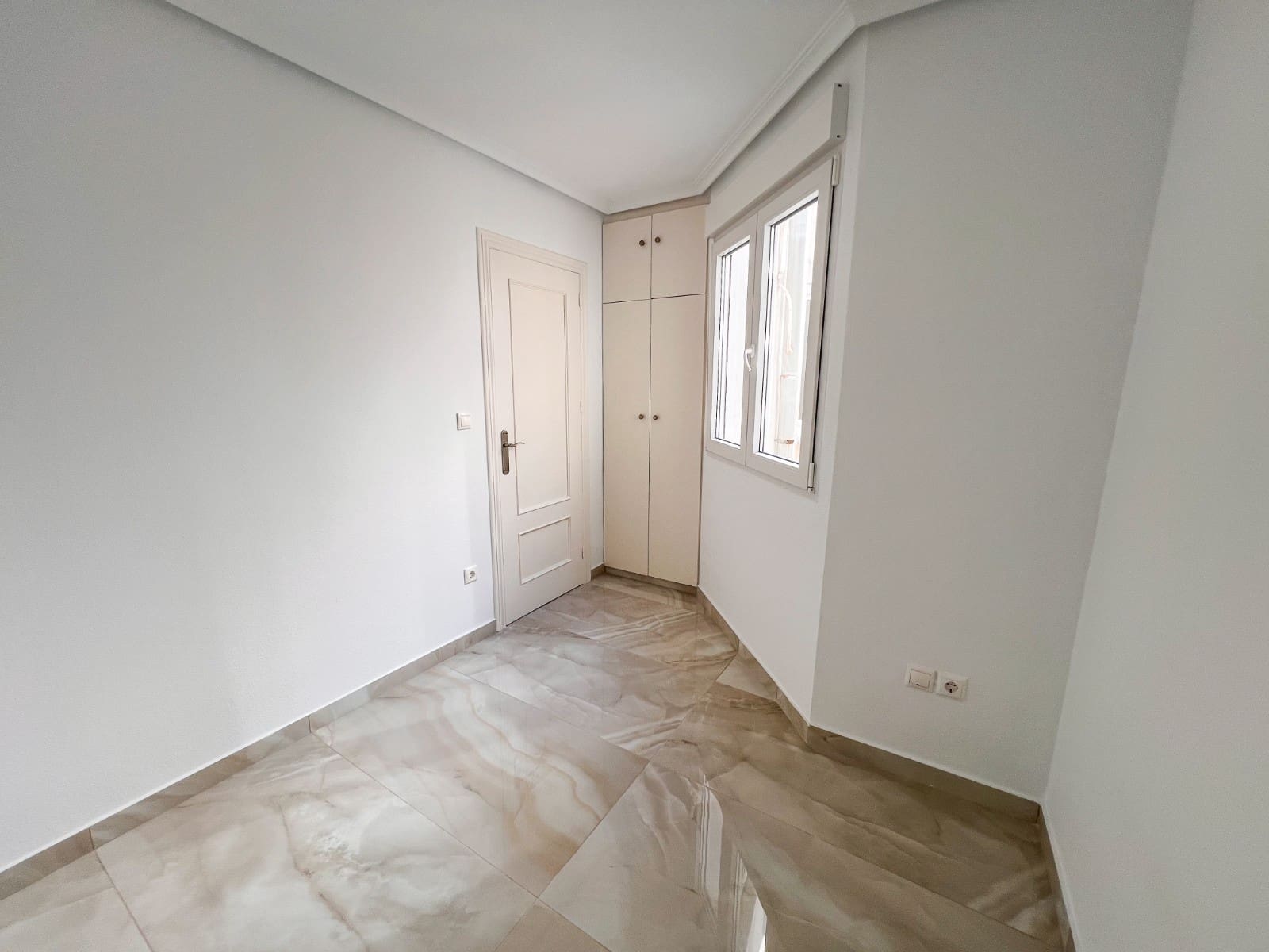 2 makuuhuone Kattohuoneisto myytävänä paikassa Torrevieja - 198 900 € (Ref: 9647880)