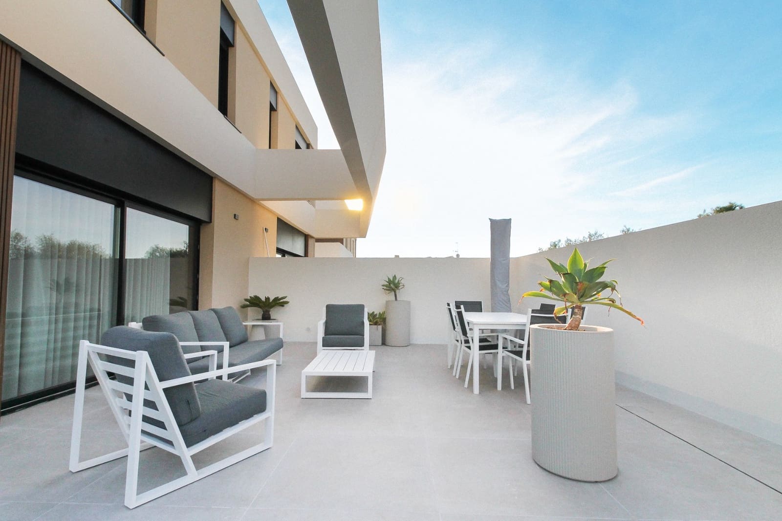 4 slaapkamer Villa te koop in Alicante stad met zwembad garage - € 729.000 (Ref: 9651345)