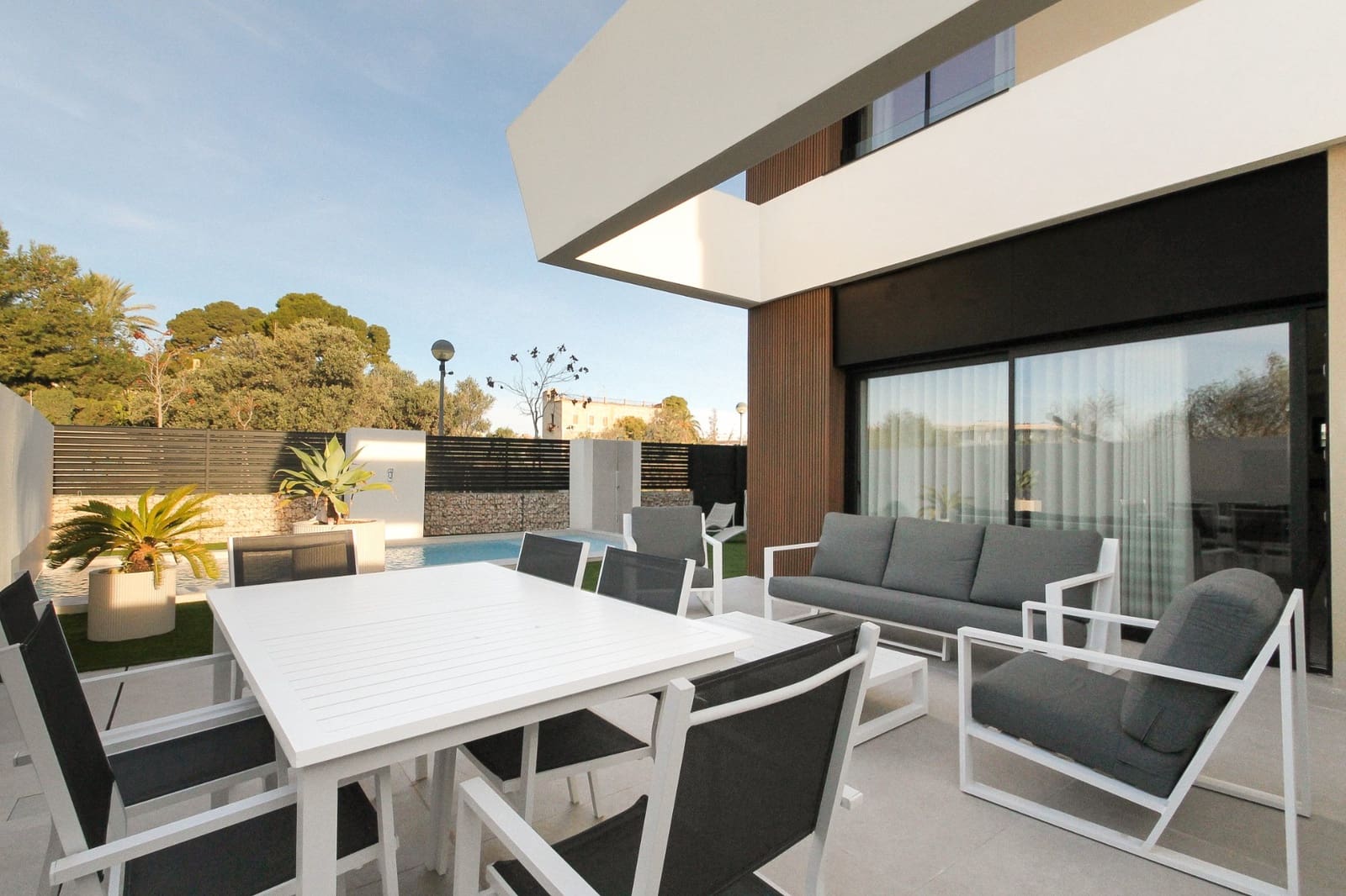 4 slaapkamer Villa te koop in Alicante stad met zwembad garage - € 729.000 (Ref: 9651345)