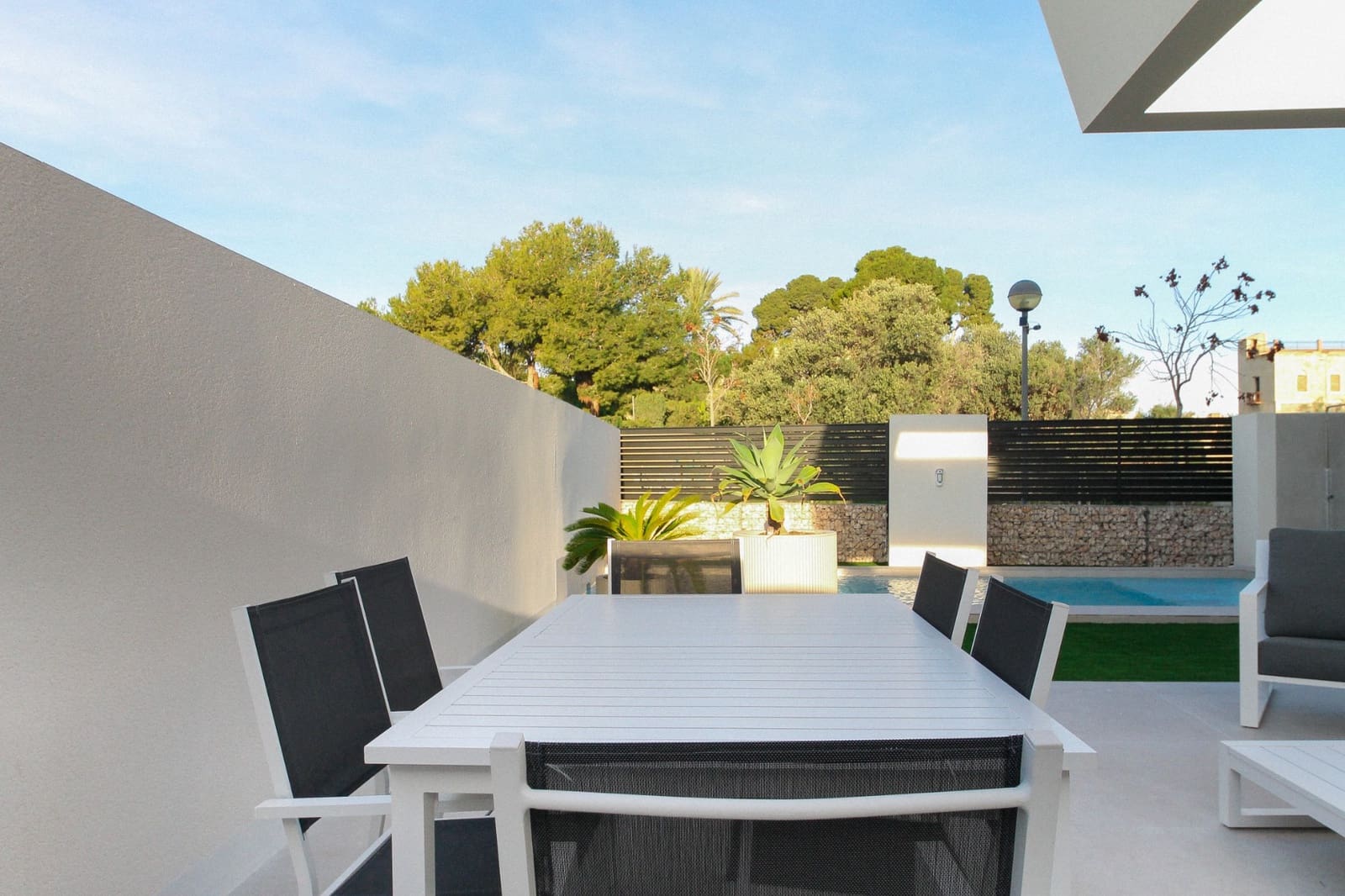 4 slaapkamer Villa te koop in Alicante stad met zwembad garage - € 729.000 (Ref: 9651345)