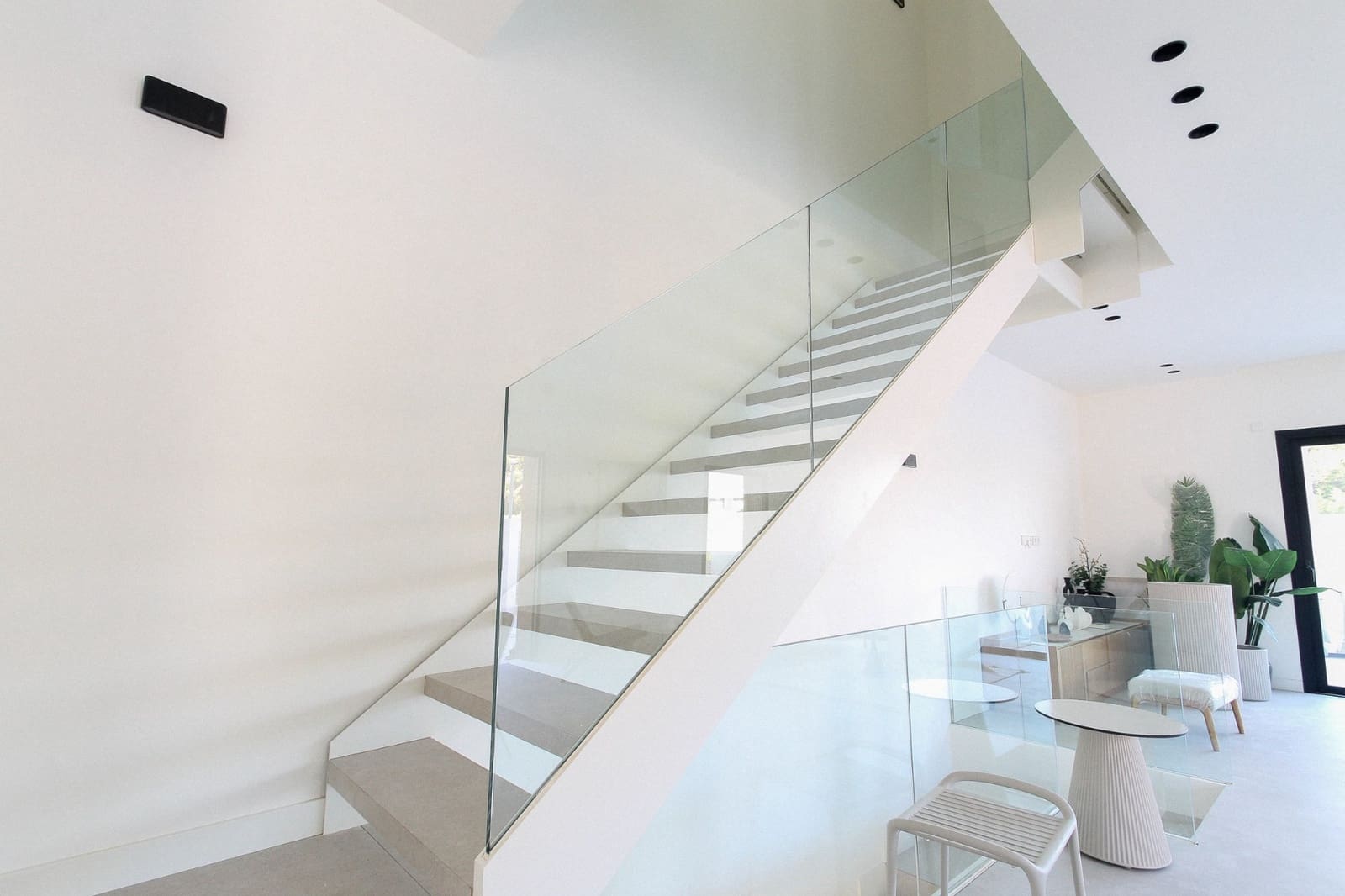 4 slaapkamer Villa te koop in Alicante stad met zwembad garage - € 729.000 (Ref: 9651345)