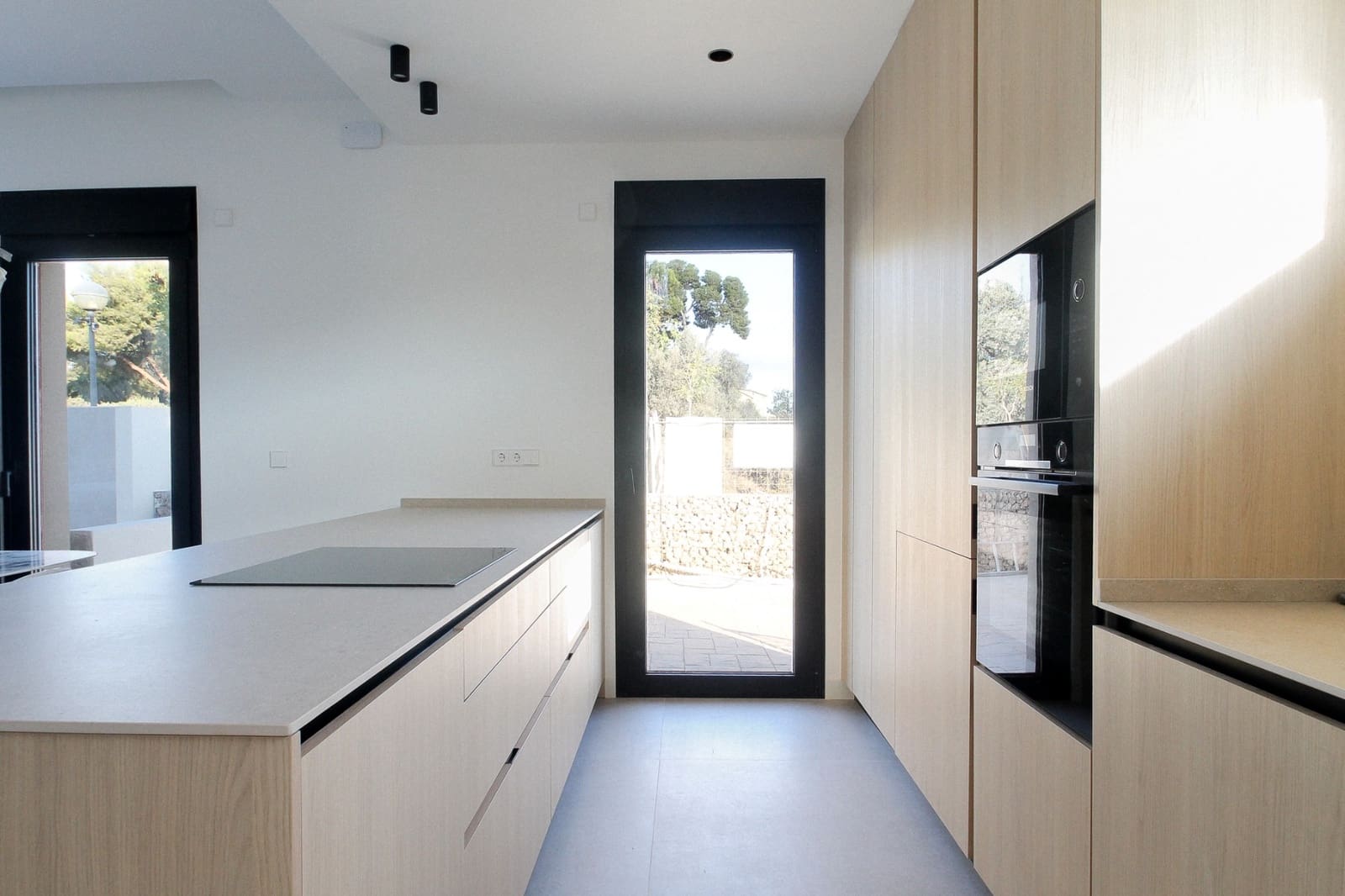 4 slaapkamer Villa te koop in Alicante stad met zwembad garage - € 729.000 (Ref: 9651345)