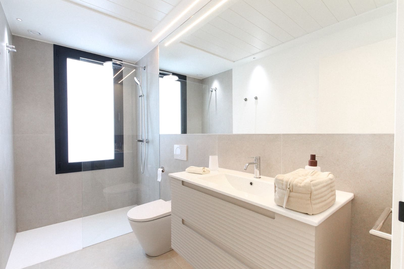 4 slaapkamer Villa te koop in Alicante stad met zwembad garage - € 729.000 (Ref: 9651345)